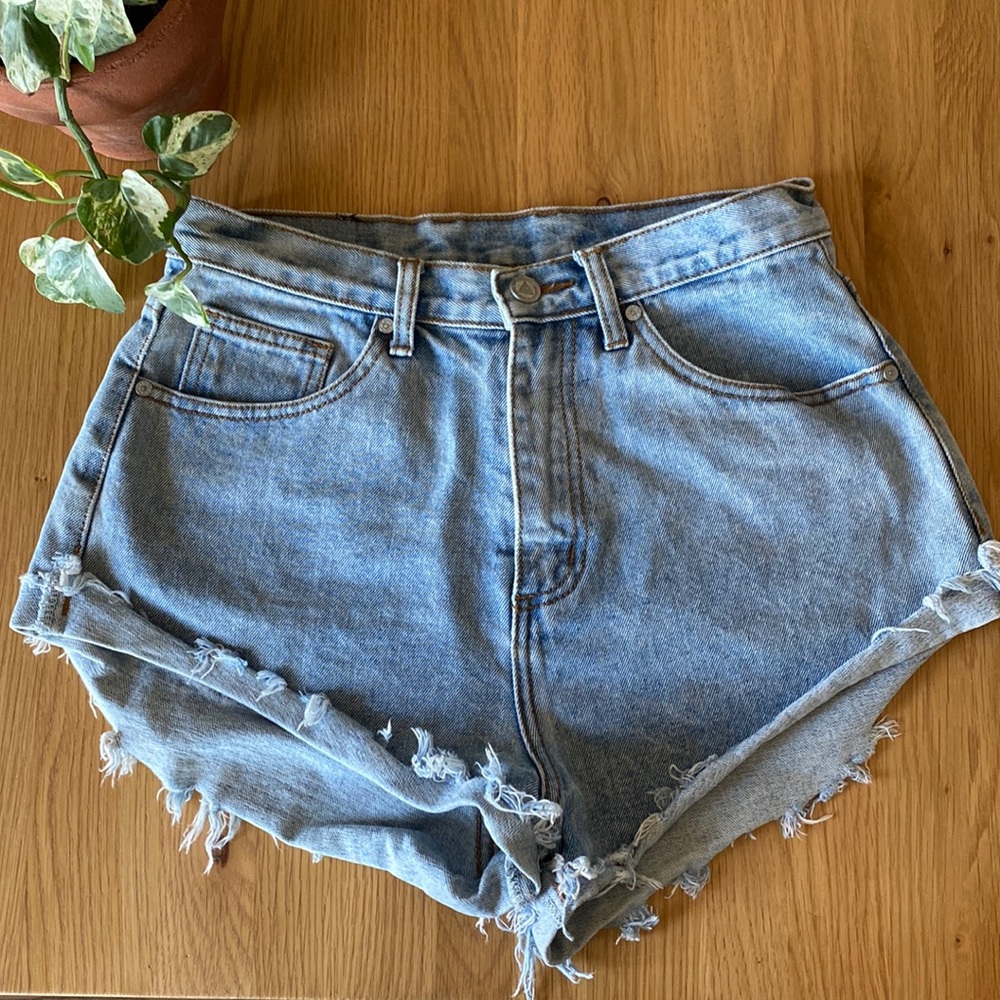 UNIF Vada Denim Shorts Distressed Cuffed - Picture 3 of 10